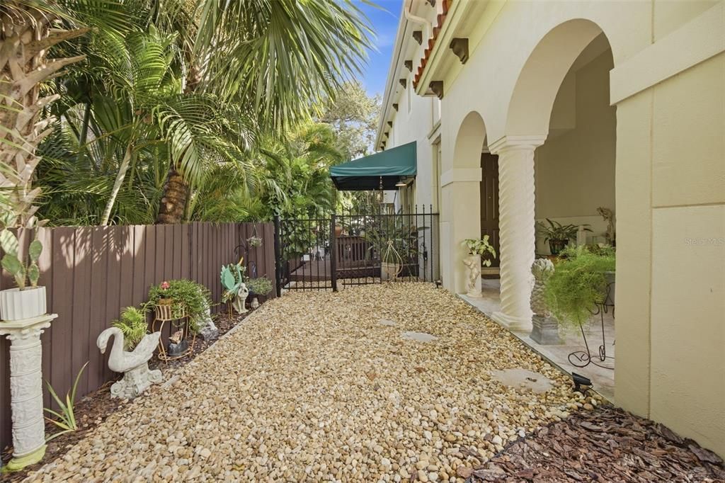 For Sale: $720,000 (3 beds, 2 baths, 2006 Square Feet)