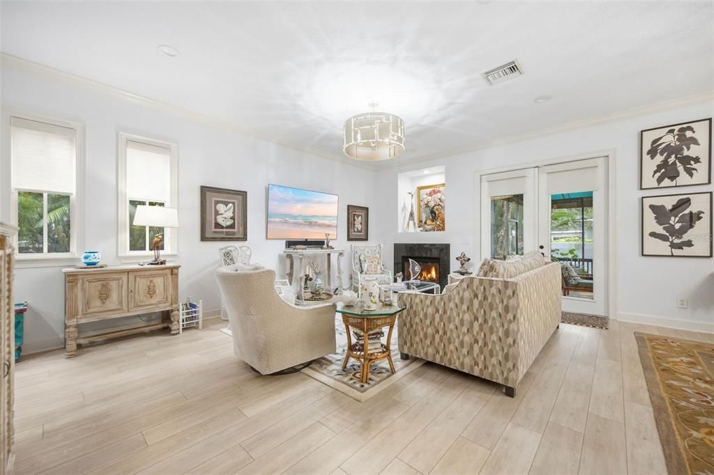 For Sale: $720,000 (3 beds, 2 baths, 2006 Square Feet)