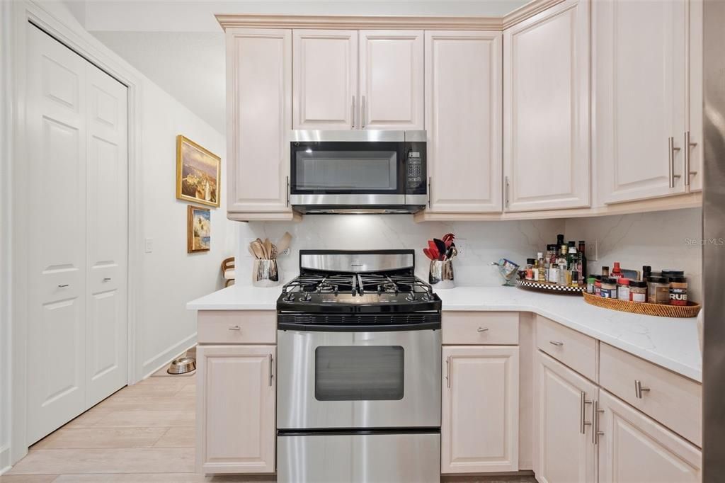 For Sale: $720,000 (3 beds, 2 baths, 2006 Square Feet)
