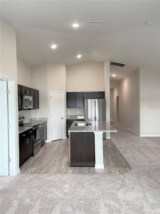 В аренду: $2,495 (4 спален, 2 ванн, 1850 Квадратных фут)