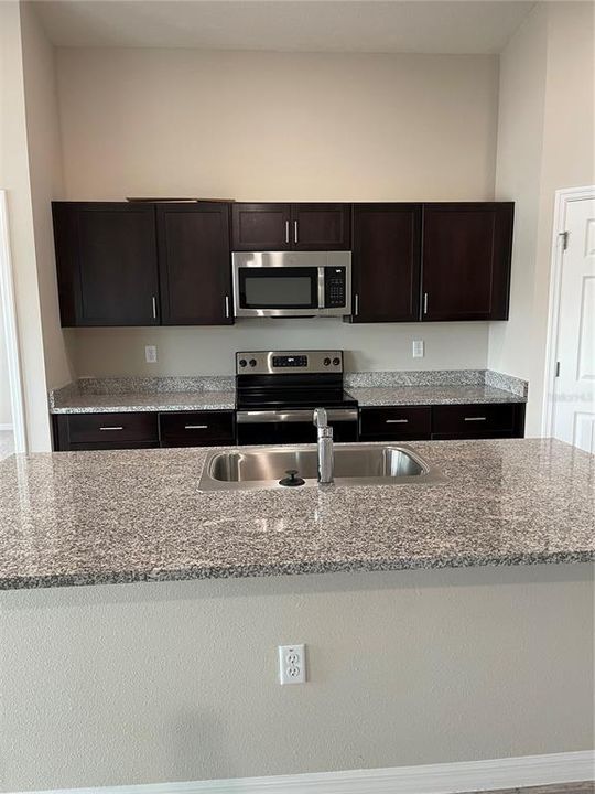 В аренду: $2,495 (4 спален, 2 ванн, 1850 Квадратных фут)