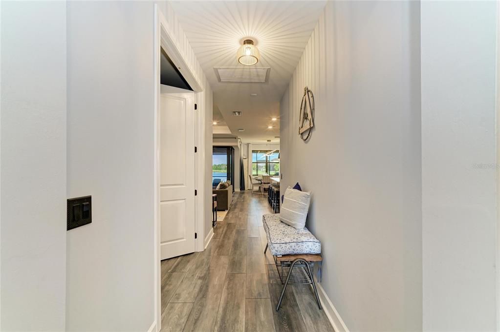 На продажу: $599,000 (4 спален, 2 ванн, 2084 Квадратных фут)