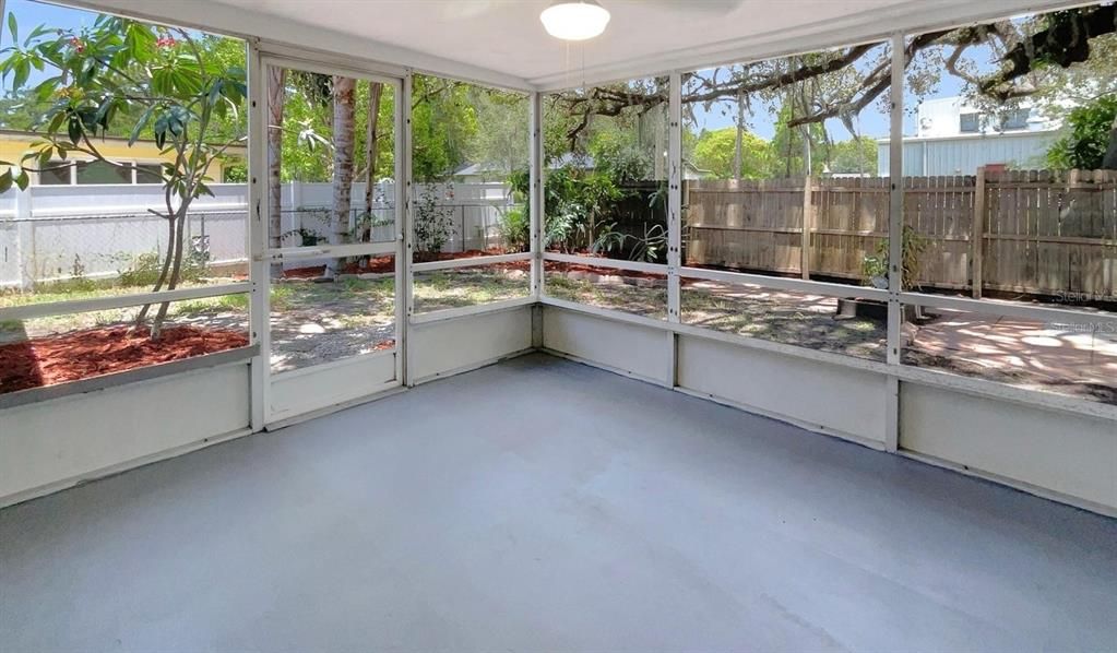 For Sale: $249,900 (2 beds, 2 baths, 1354 Square Feet)
