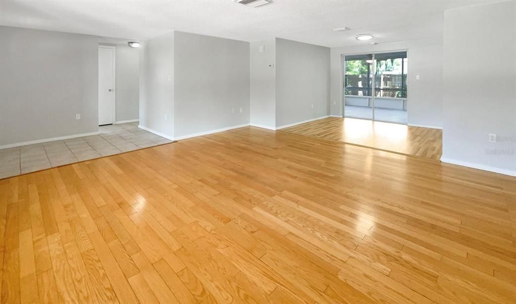 For Sale: $249,900 (2 beds, 2 baths, 1354 Square Feet)