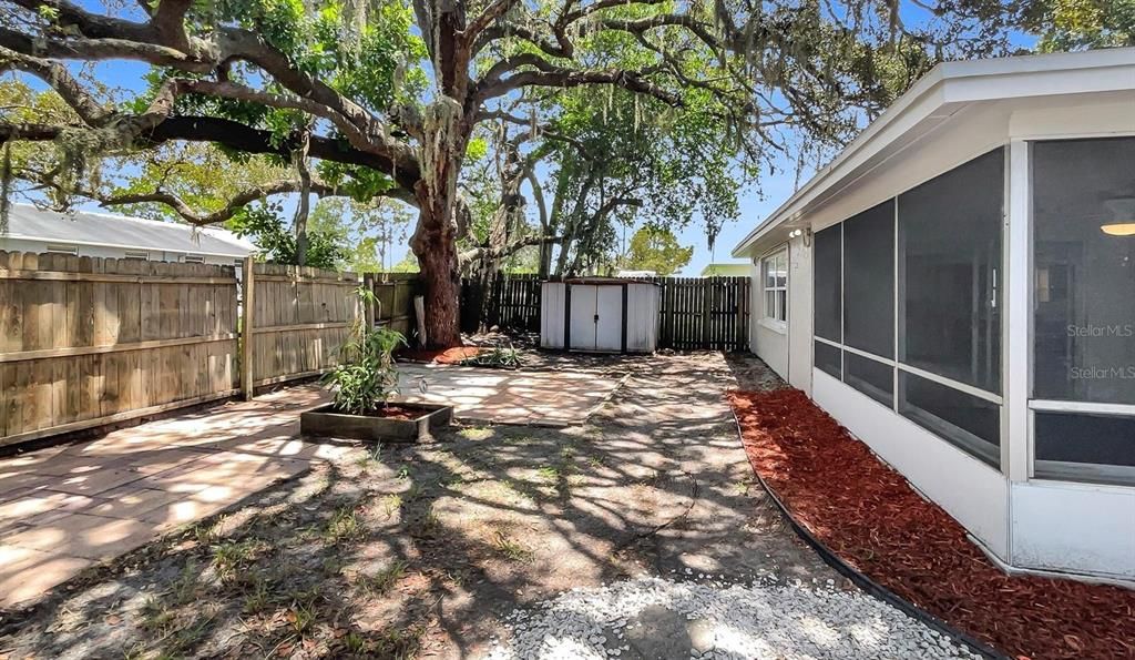 For Sale: $249,900 (2 beds, 2 baths, 1354 Square Feet)