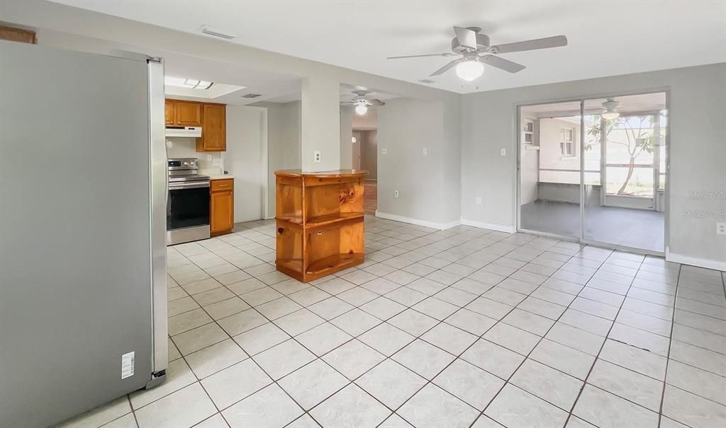 For Sale: $249,900 (2 beds, 2 baths, 1354 Square Feet)