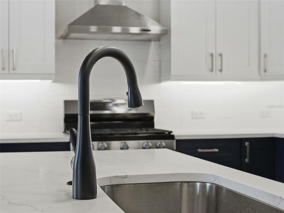For Rent: $4,800 (3 beds, 3 baths, 2319 Square Feet)