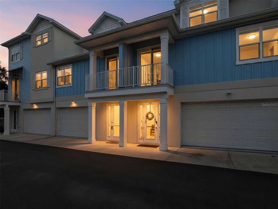 For Rent: $4,800 (3 beds, 3 baths, 2319 Square Feet)