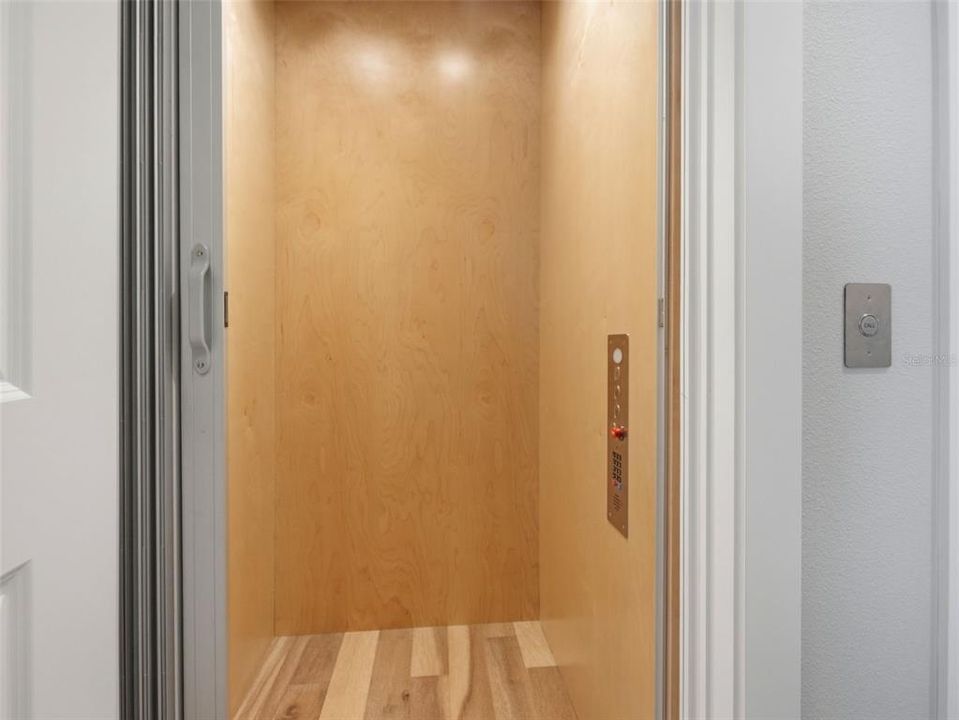 For Rent: $4,800 (3 beds, 3 baths, 2319 Square Feet)