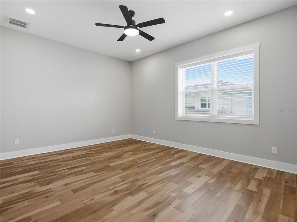 For Rent: $4,800 (3 beds, 3 baths, 2319 Square Feet)