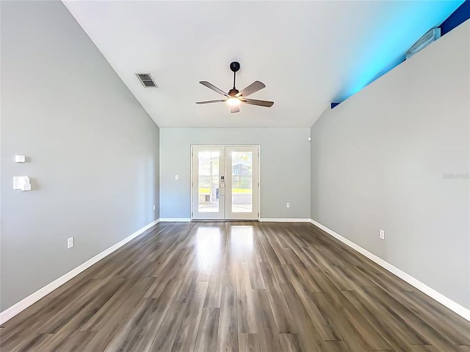 En Venta: $425,000 (3 camas, 2 baños, 1881 Pies cuadrados)
