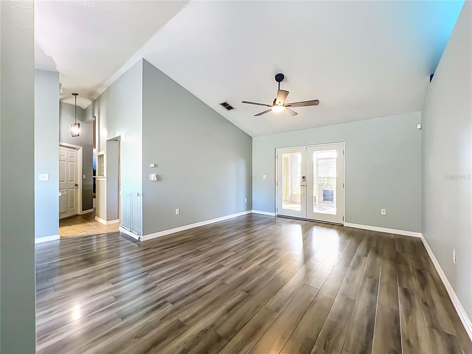 En Venta: $425,000 (3 camas, 2 baños, 1881 Pies cuadrados)