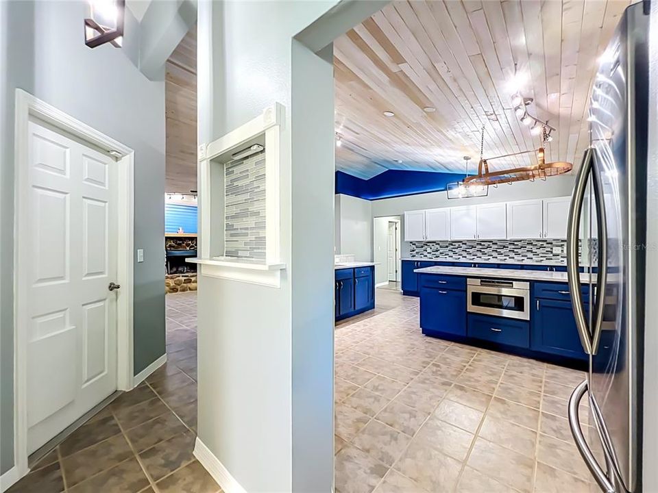 En Venta: $425,000 (3 camas, 2 baños, 1881 Pies cuadrados)
