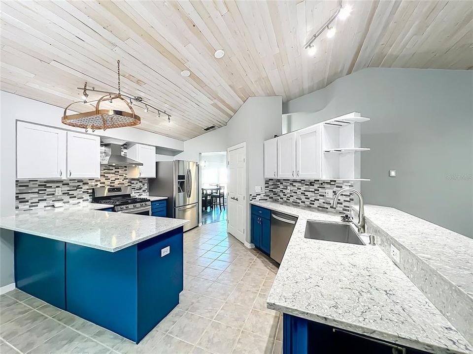 En Venta: $425,000 (3 camas, 2 baños, 1881 Pies cuadrados)