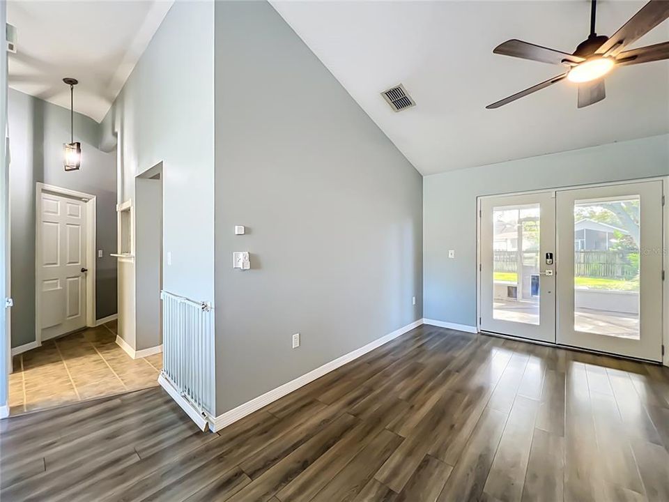 En Venta: $425,000 (3 camas, 2 baños, 1881 Pies cuadrados)