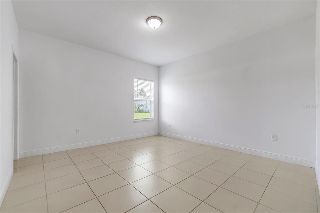 For Sale: $279,900 (4 beds, 2 baths, 1580 Square Feet)