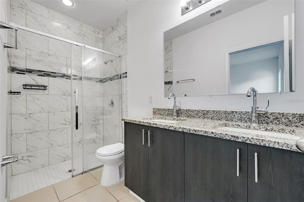 For Sale: $279,900 (4 beds, 2 baths, 1580 Square Feet)