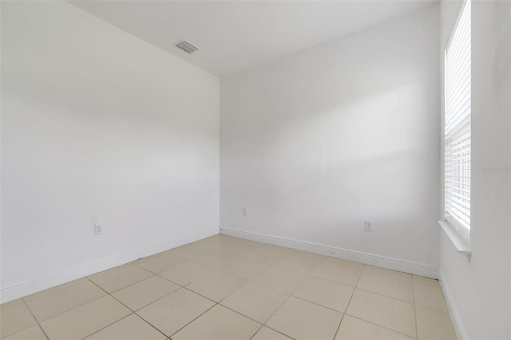For Sale: $279,900 (4 beds, 2 baths, 1580 Square Feet)