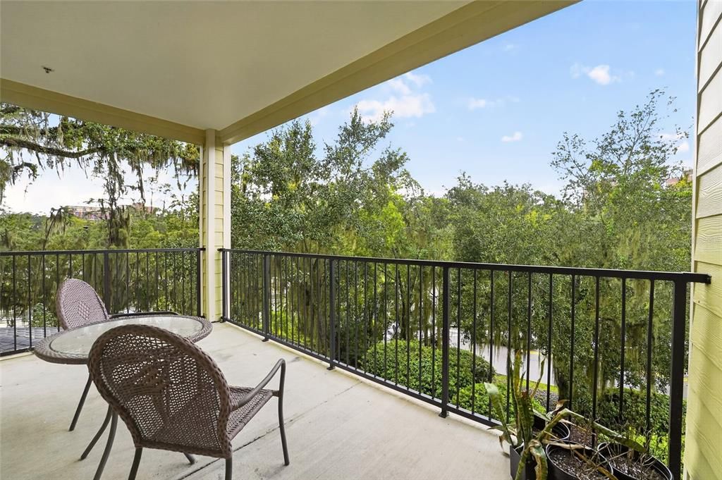 For Sale: $430,000 (3 beds, 3 baths, 1330 Square Feet)