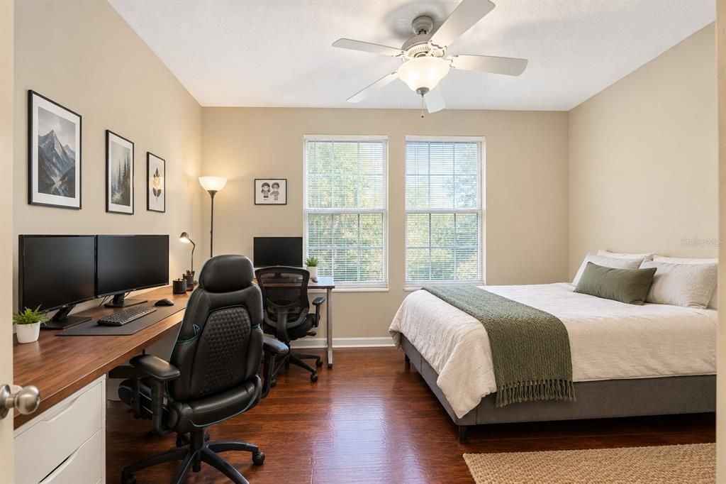 For Sale: $430,000 (3 beds, 3 baths, 1330 Square Feet)