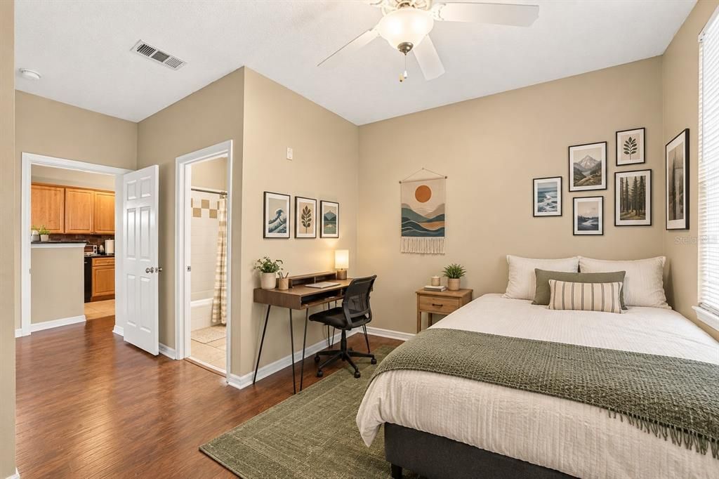 For Sale: $430,000 (3 beds, 3 baths, 1330 Square Feet)