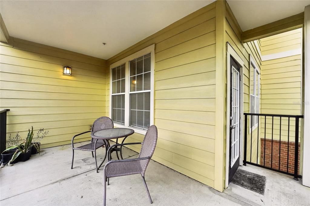 For Sale: $430,000 (3 beds, 3 baths, 1330 Square Feet)