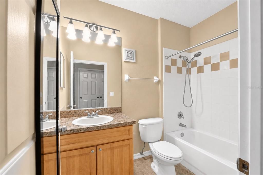 For Sale: $430,000 (3 beds, 3 baths, 1330 Square Feet)