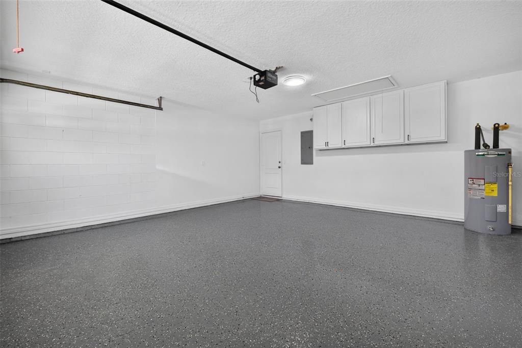 Activo con contrato: $525,000 (4 camas, 2 baños, 2028 Pies cuadrados)