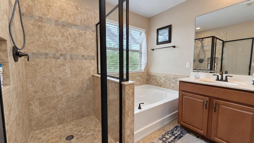 For Sale: $410,000 (3 beds, 2 baths, 2250 Square Feet)