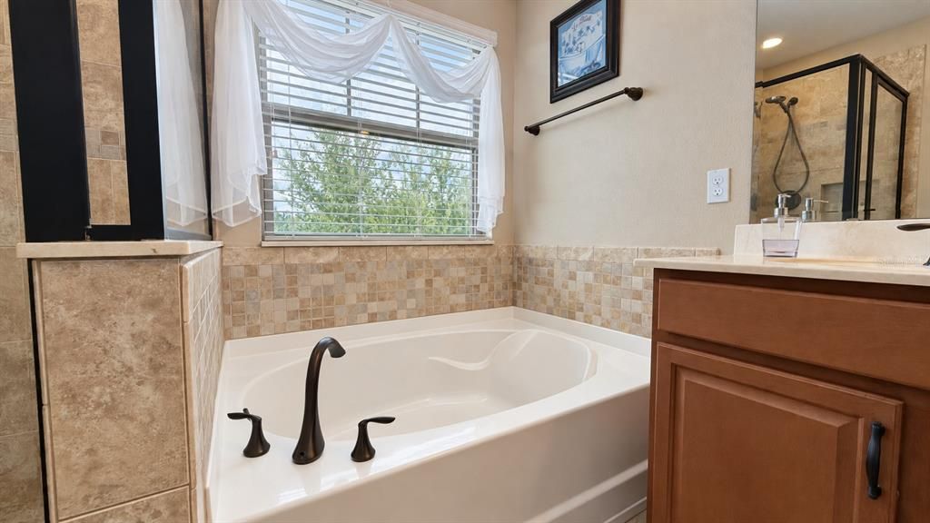 For Sale: $410,000 (3 beds, 2 baths, 2250 Square Feet)