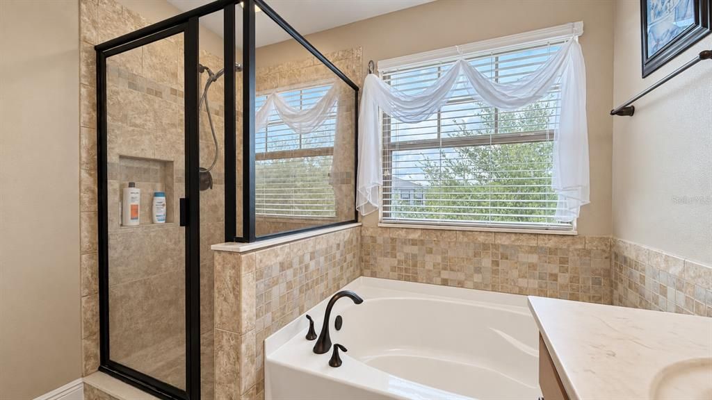 For Sale: $410,000 (3 beds, 2 baths, 2250 Square Feet)