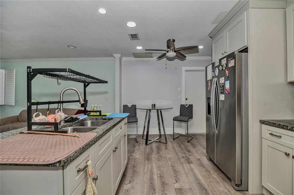 For Sale: $190,000 (2 beds, 2 baths, 960 Square Feet)