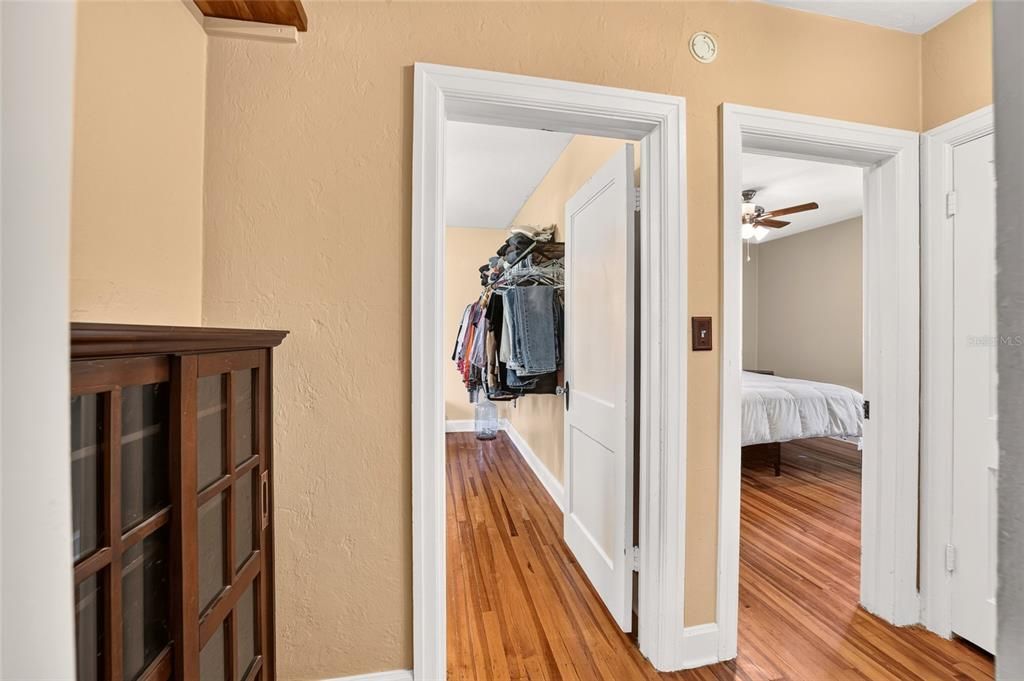 待售: $165,000 (2 贝兹, 1 浴室, 1039 平方英尺)