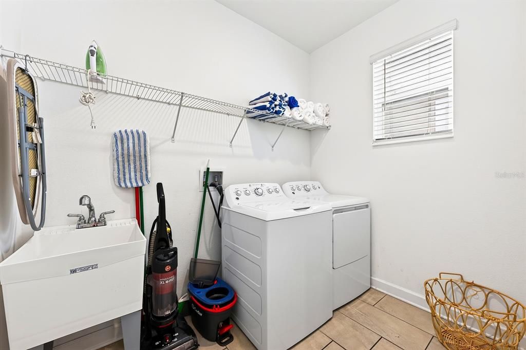 En Venta: $580,000 (6 camas, 5 baños, 3291 Pies cuadrados)
