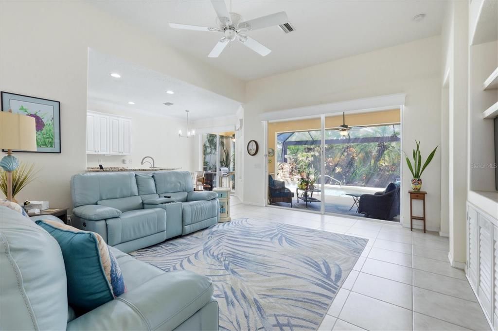 Active With Contract: $470,000 (3 beds, 2 baths, 1708 Square Feet)