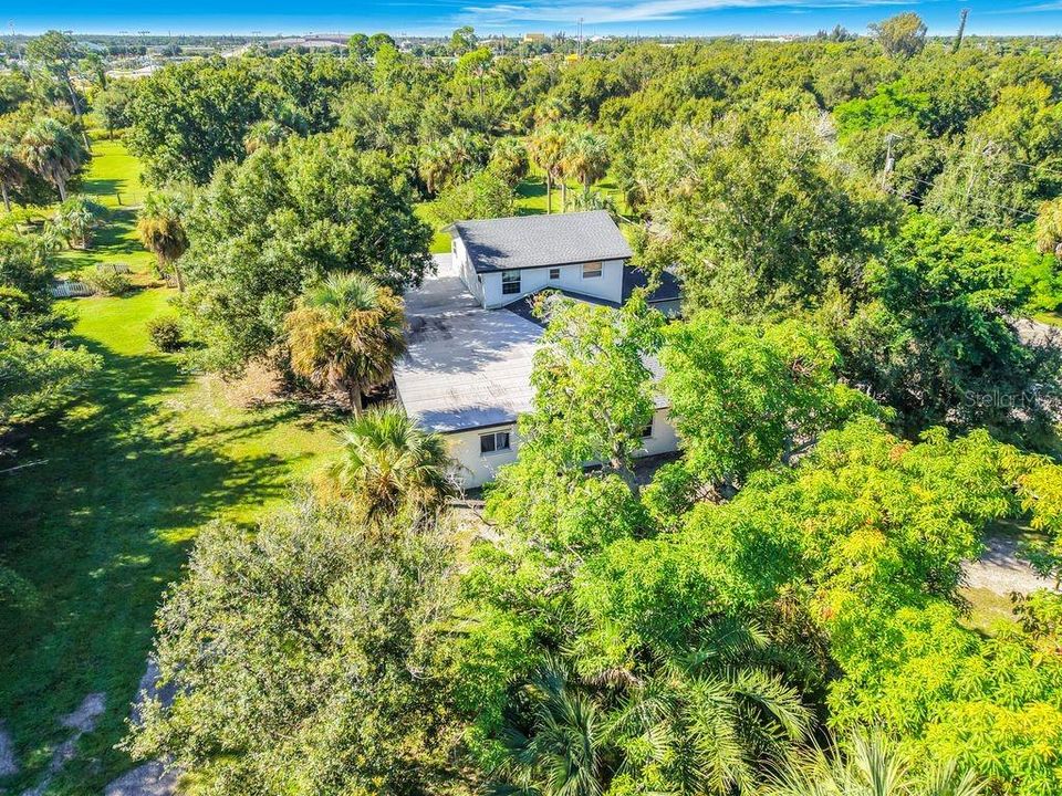 En Venta: $900,000 (4 camas, 3 baños, 3400 Pies cuadrados)