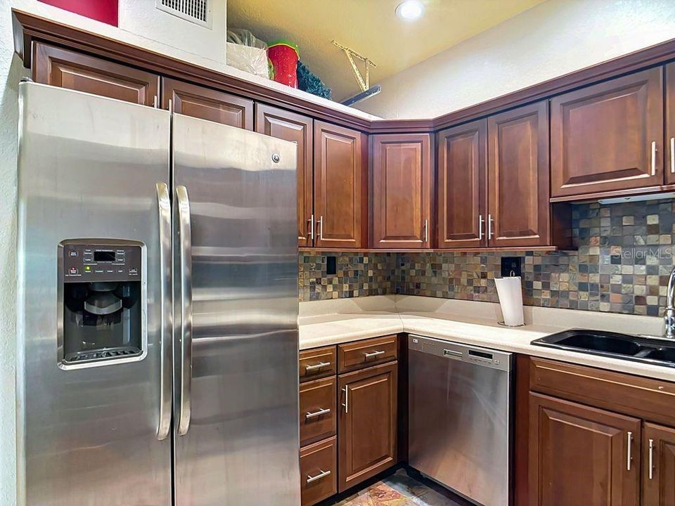 En Venta: $900,000 (4 camas, 3 baños, 3400 Pies cuadrados)