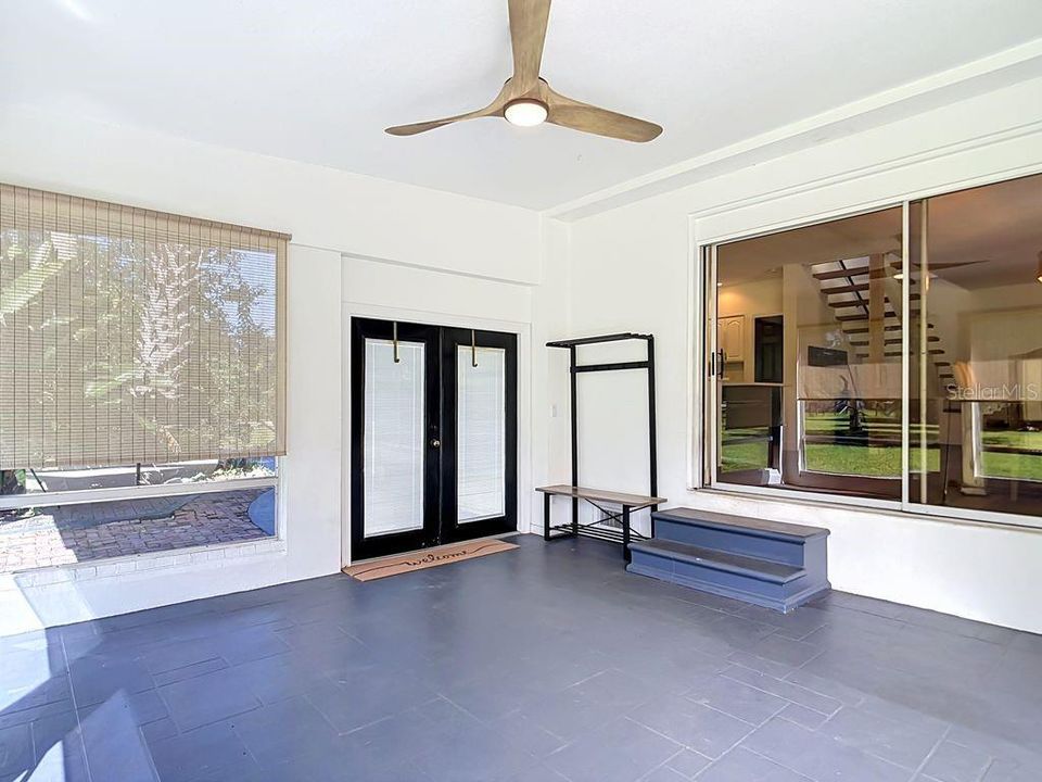 En Venta: $900,000 (4 camas, 3 baños, 3400 Pies cuadrados)