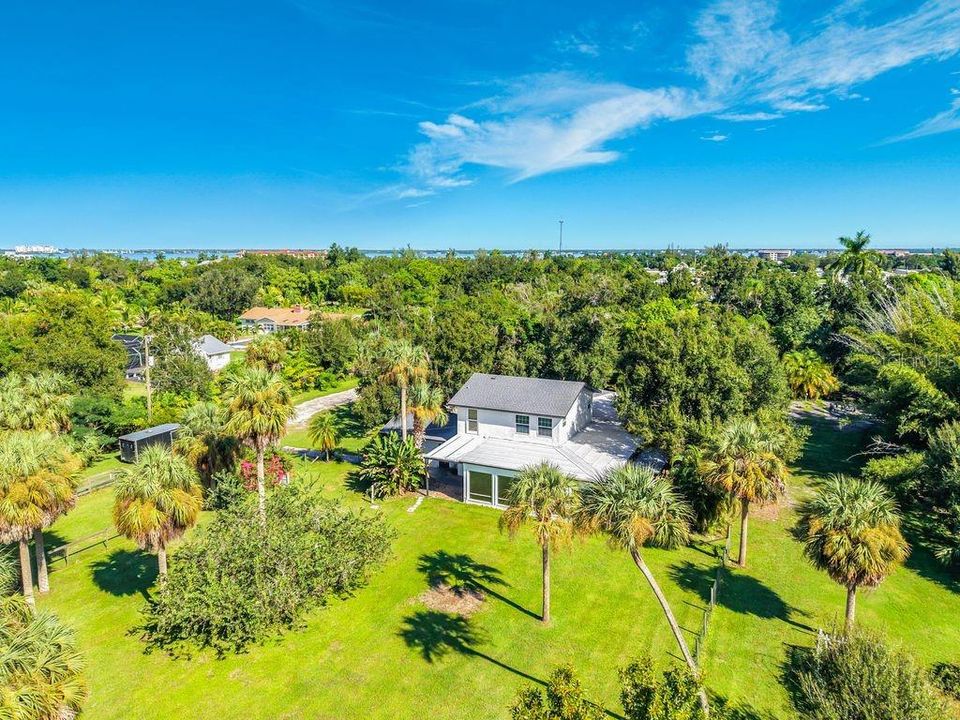 En Venta: $900,000 (4 camas, 3 baños, 3400 Pies cuadrados)