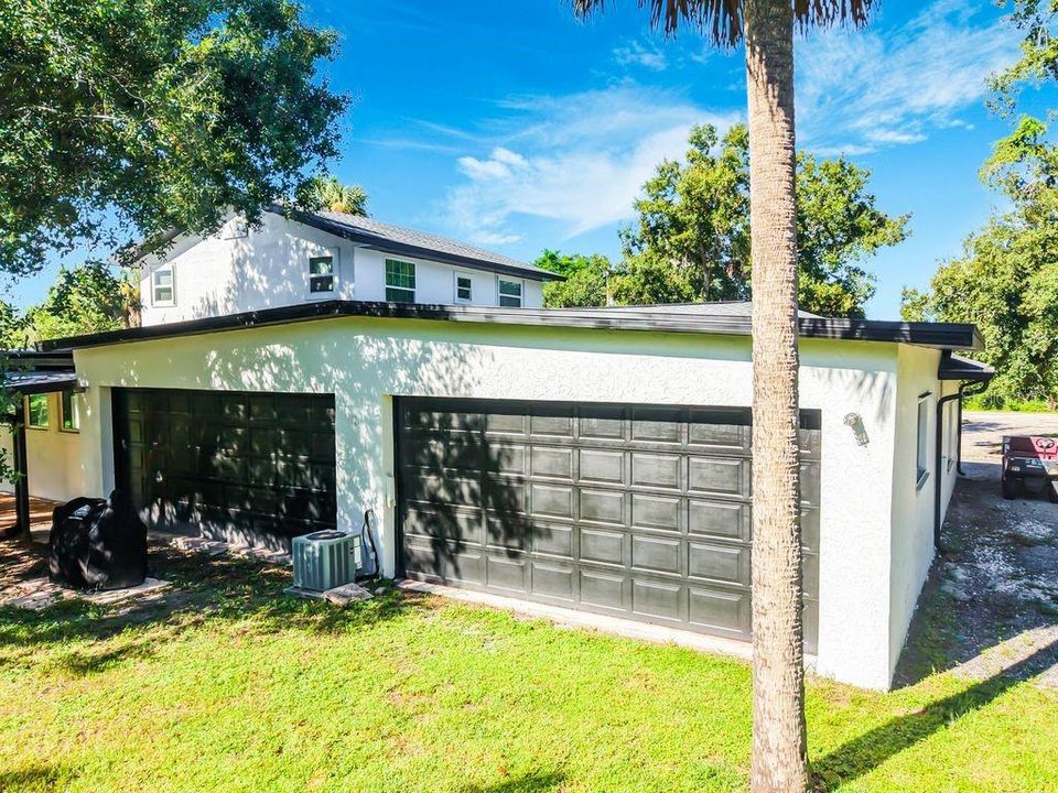 En Venta: $900,000 (4 camas, 3 baños, 3400 Pies cuadrados)