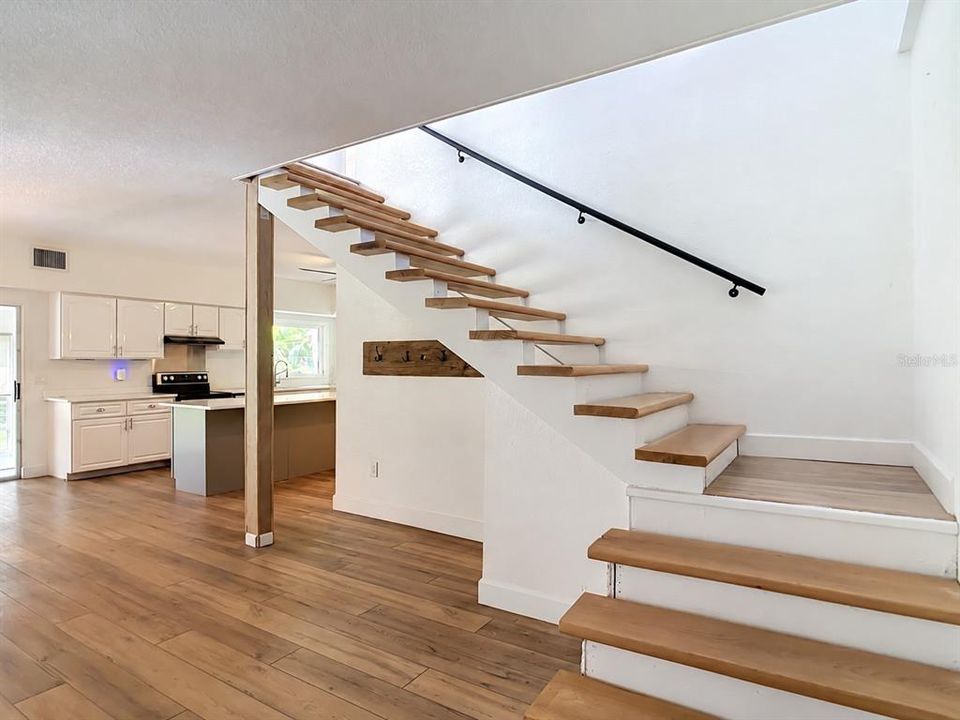 En Venta: $900,000 (4 camas, 3 baños, 3400 Pies cuadrados)