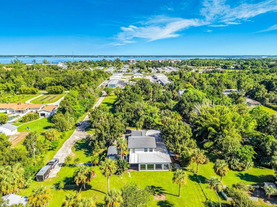En Venta: $900,000 (4 camas, 3 baños, 3400 Pies cuadrados)