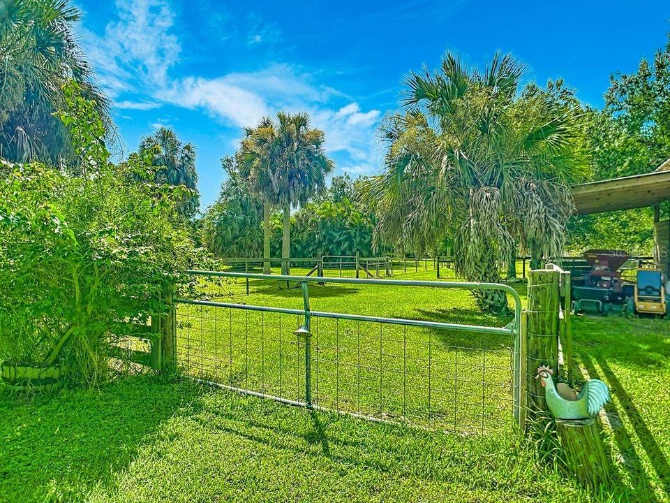 En Venta: $900,000 (4 camas, 3 baños, 3400 Pies cuadrados)