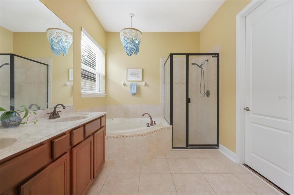 En Venta: $459,900 (3 camas, 2 baños, 2106 Pies cuadrados)