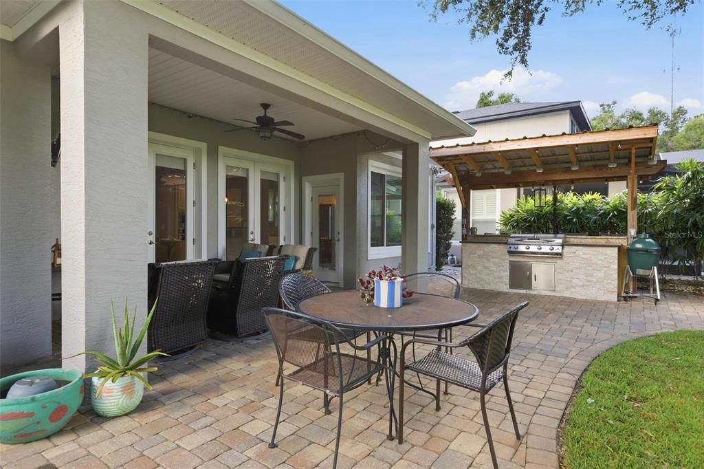 En Venta: $459,900 (3 camas, 2 baños, 2106 Pies cuadrados)