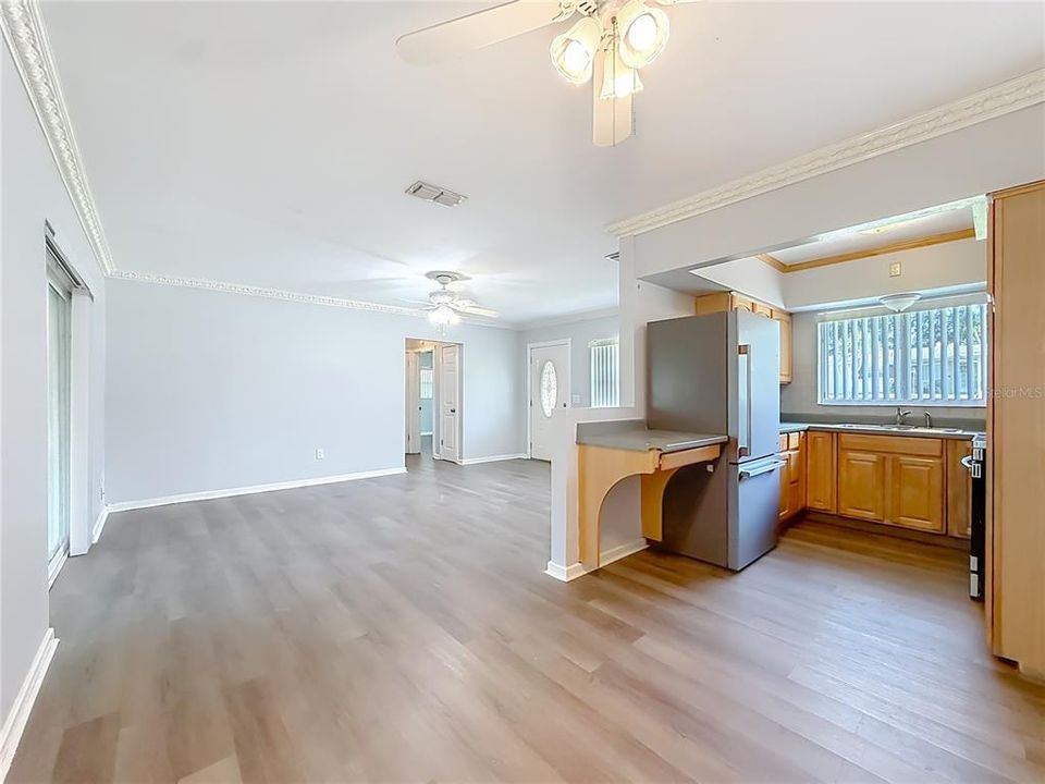 На продажу: $174,900 (2 спален, 1 ванн, 953 Квадратных фут)
