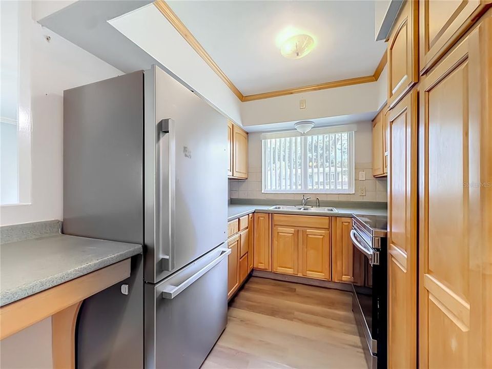 На продажу: $174,900 (2 спален, 1 ванн, 953 Квадратных фут)