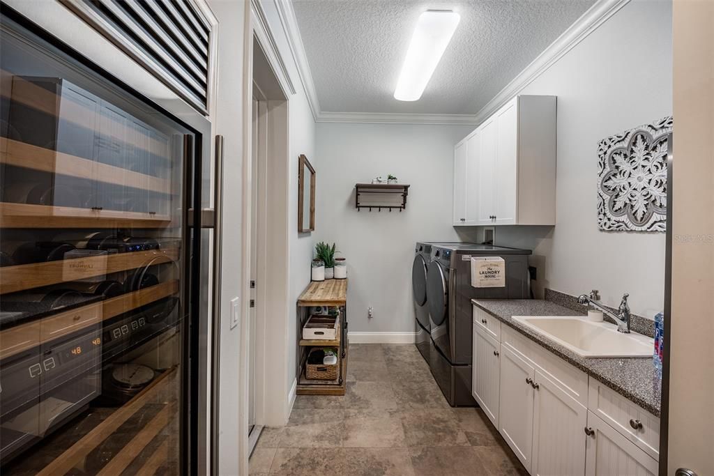 En Venta: $4,475,000 (5 camas, 4 baños, 6400 Pies cuadrados)