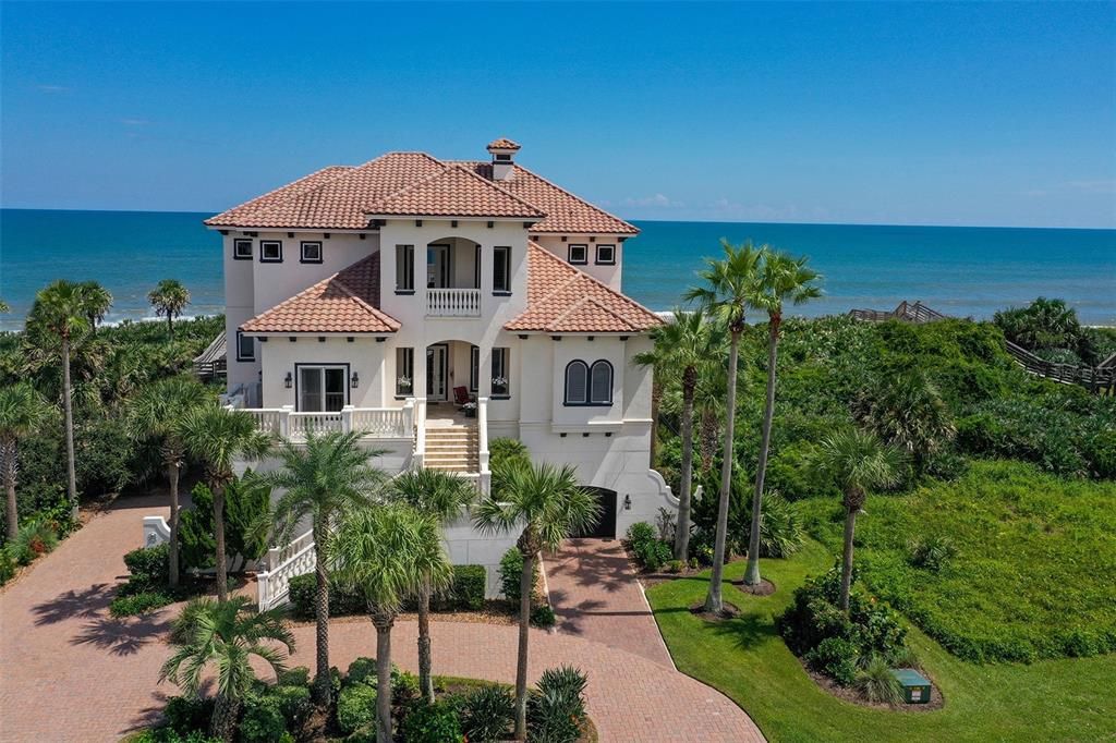 En Venta: $4,475,000 (5 camas, 4 baños, 6400 Pies cuadrados)