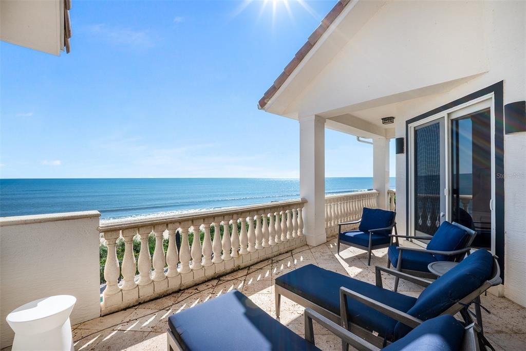 En Venta: $4,475,000 (5 camas, 4 baños, 6400 Pies cuadrados)